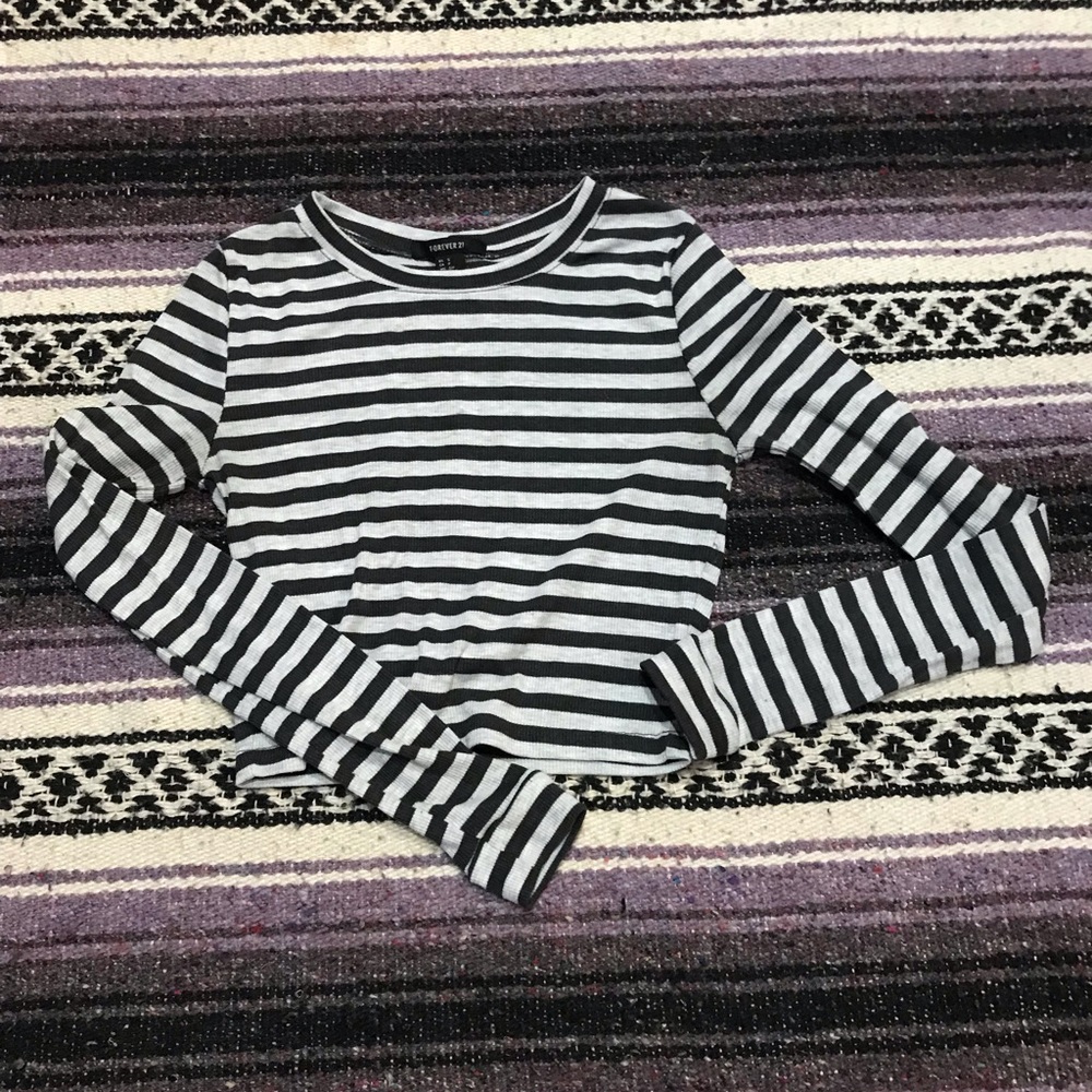 Forever 21 Sleeved Crop Top